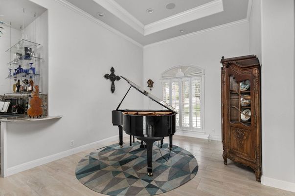 Interior, Piano, Recessed Lighting, Wood Texture Flooring