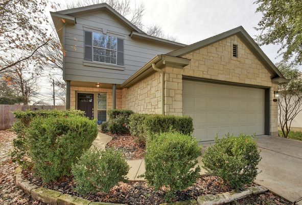 Attached, Exterior, Facade, American Craftsman