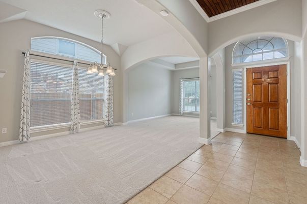 Chandelier, Empty room, Interior, Pendant Lights