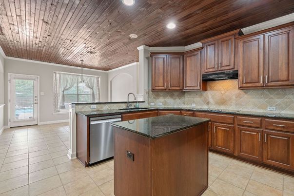 Interior, Kitchen, Pendant Lights, Recessed Lighting, Wooden Ceilings