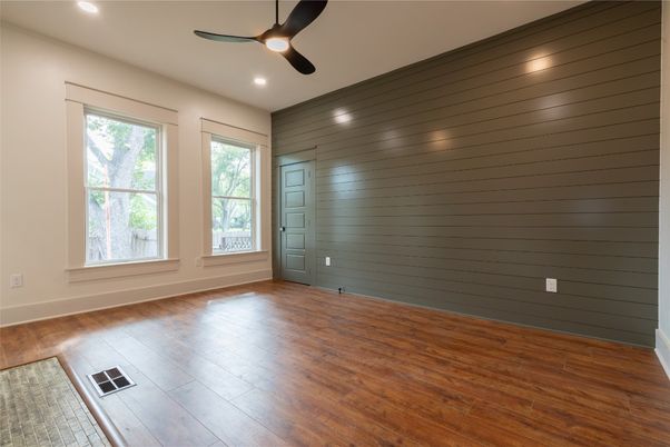 Empty room, Interior, Recessed Lighting, Wood Texture Flooring