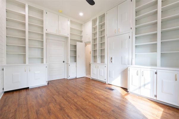 Interior, Recessed Lighting, Walk-in Closets, Wood Texture Flooring