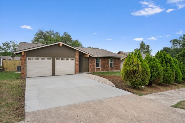 Attached, Exterior, Facade, Brick Facade, Ranch