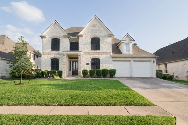 Attached, Exterior, Facade, Brick Traditional