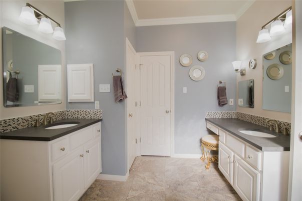 Bathroom, Dual Sink Vanities, Interior