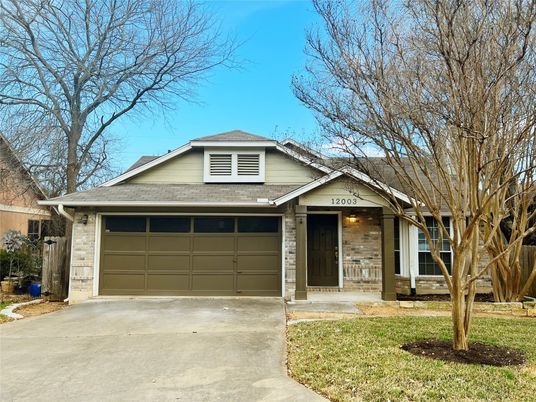 Attached, Exterior, Facade, Ranch