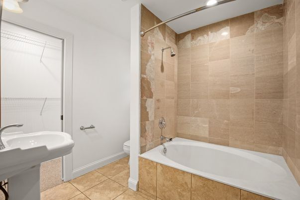 Bathroom, Interior, Recessed Lighting