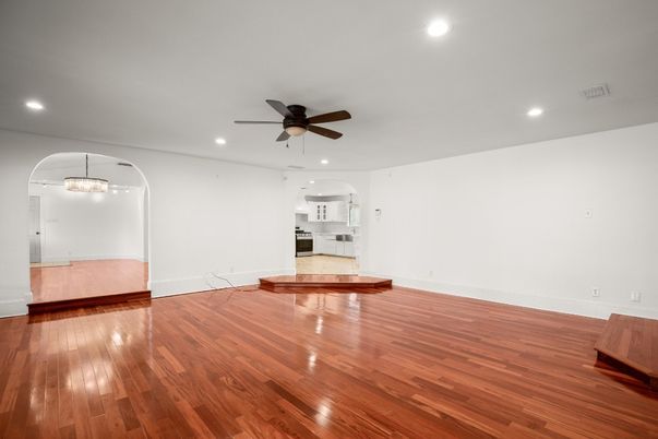 Empty room, Interior, Recessed Lighting, Wood Texture Flooring