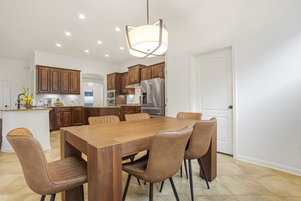 Dining room, Interior, Kitchen, Pendant Lights, Recessed Lighting, Stainless Steel Appliances