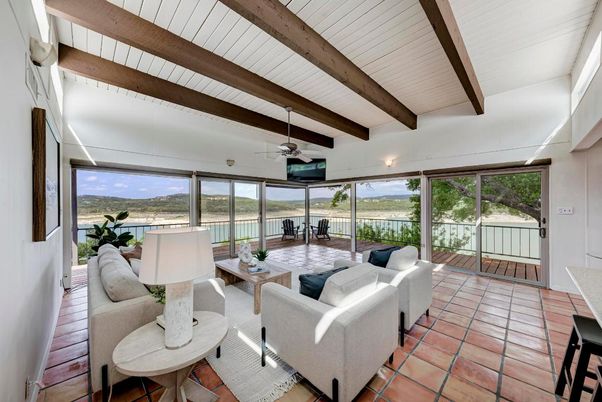 Interior, Living room, Sun Room, Water, Wooden Beams