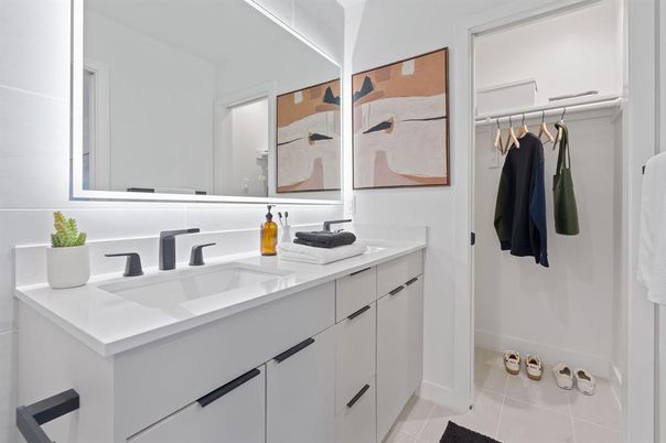 Bathroom, Dual Sink Vanities, Interior