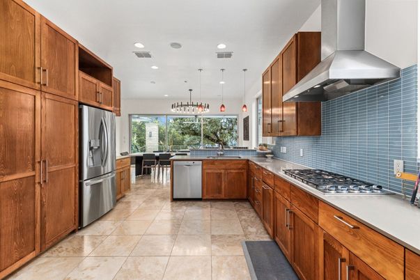 Dining room, Interior, Kitchen, Pendant Lights, Recessed Lighting, Stainless Steel Appliances