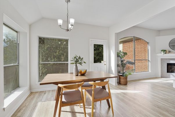 Chandelier, Dining room, Fireplace, Interior, Pendant Lights, Wood Texture Flooring