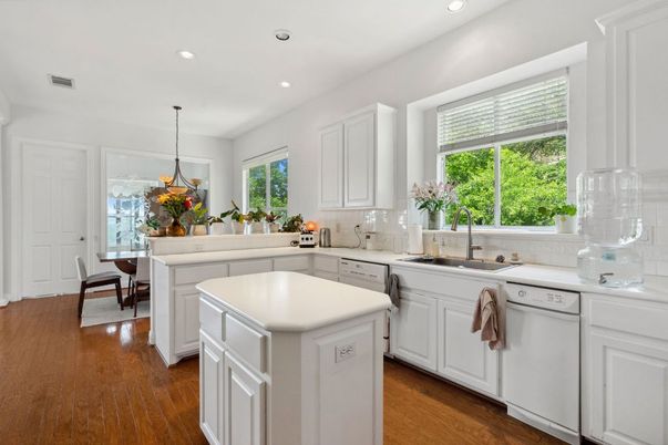Dining room, Interior, Kitchen, Pendant Lights, Recessed Lighting, Wood Texture Flooring