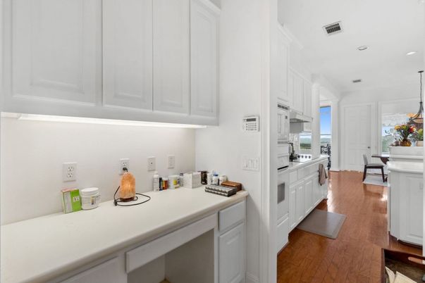 Dining room, Interior, Kitchen, Pendant Lights, Recessed Lighting, Wood Texture Flooring