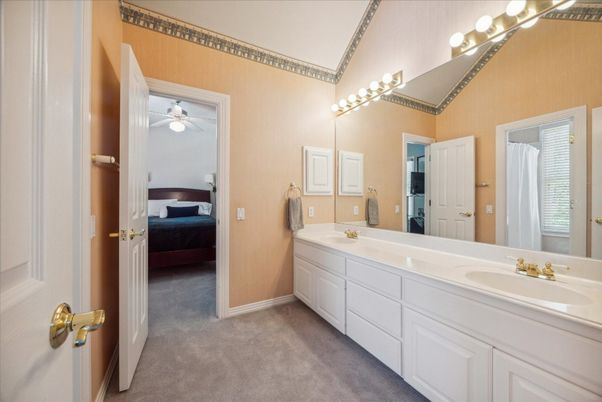 Bathroom, Bedroom, Dual Sink Vanities, Interior