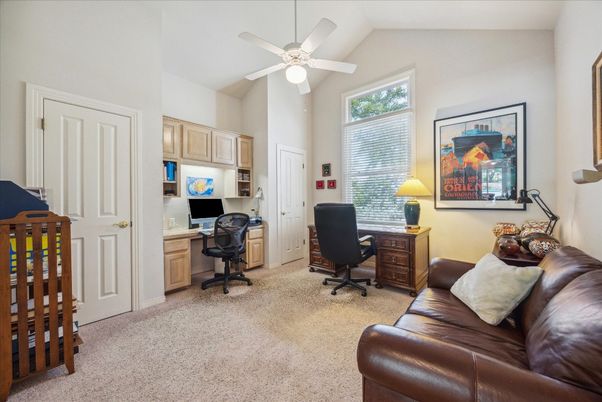 Home Office, Interior