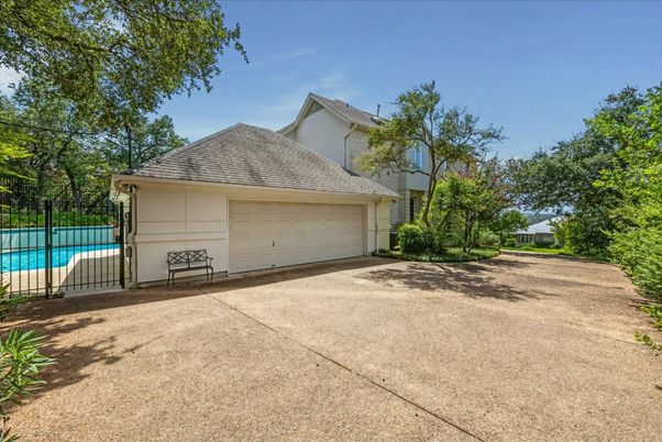 Backyard, Detached Garage, Exterior