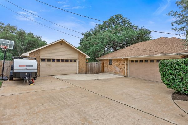 Detached Garage, Exterior