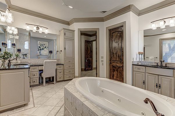 Bathroom, Dual Sink Vanities, Interior, Recessed Lighting