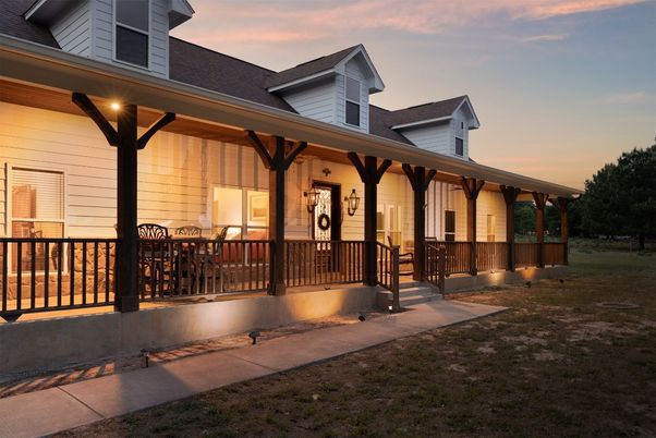 Backyard, Exterior, Facade, Modern