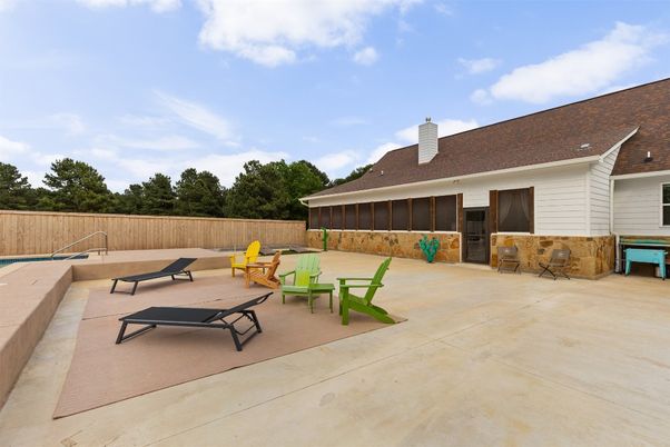 Backyard, Exterior