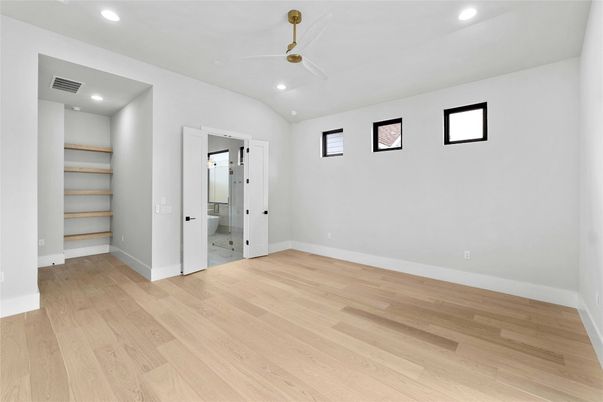 Empty room, Interior, Recessed Lighting, Wood Texture Flooring