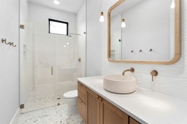 Bathroom, Glass Shower, Interior, Pendant Lights, Recessed Lighting