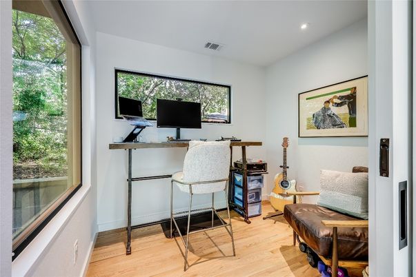 Home Office, Interior, Recessed Lighting, Wood Texture Flooring