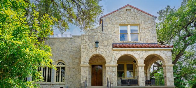Exterior, Facade, Mediterranean
