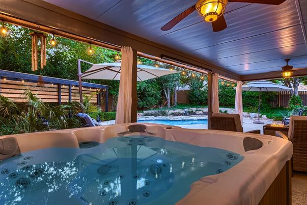 Exterior, Hot Tub, Pool