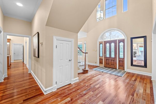 Interior, Recessed Lighting, Wood Texture Flooring