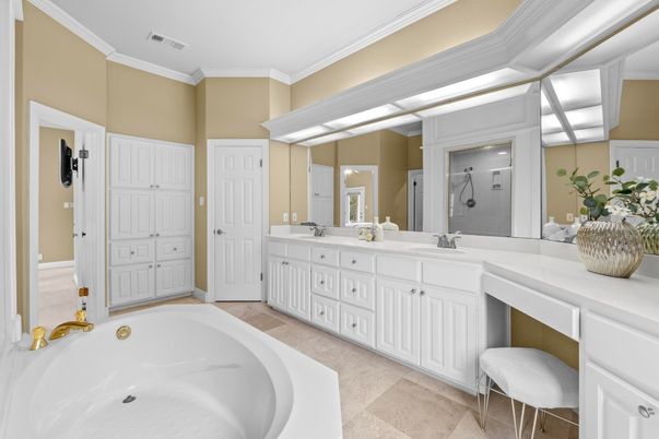 Bathroom, Dual Sink Vanities, Interior
