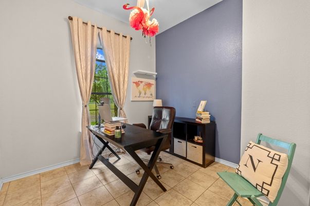 Home Office, Interior