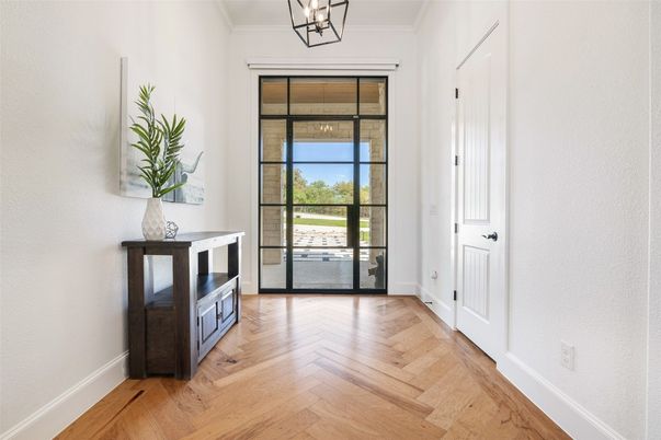 Interior, Pendant Lights, Wood Texture Flooring