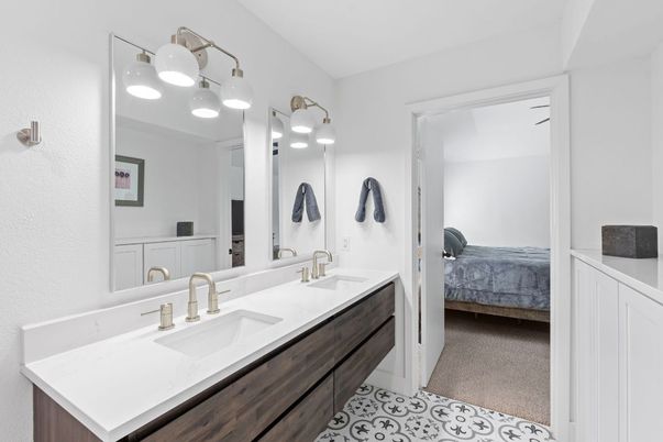 Bathroom, Bedroom, Dual Sink Vanities, Interior