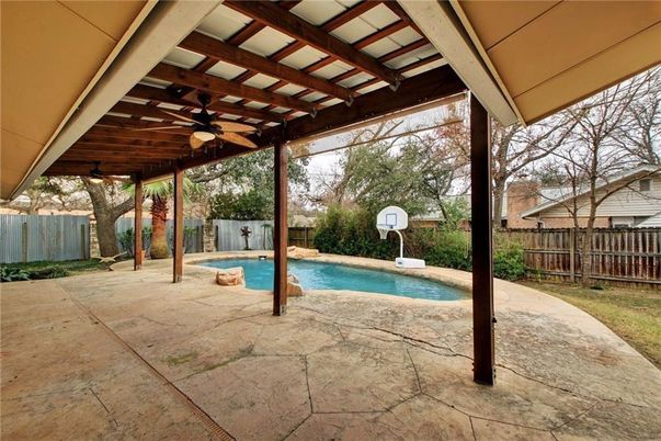 Exterior, Pool