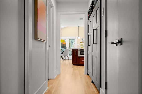 Interior, Pendant Lights, Wood Texture Flooring