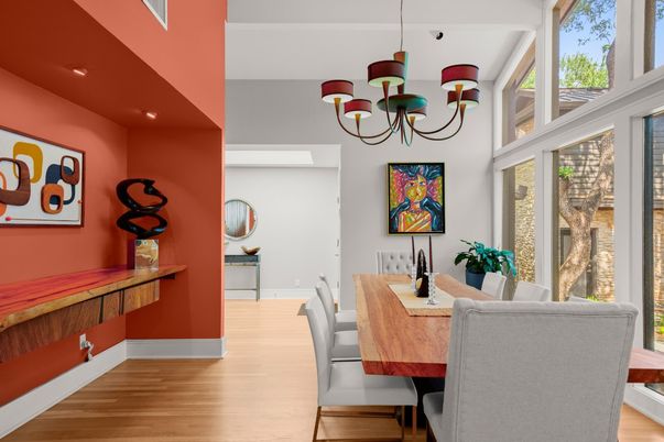 Chandelier, Dining room, Interior, Recessed Lighting, Wood Texture Flooring