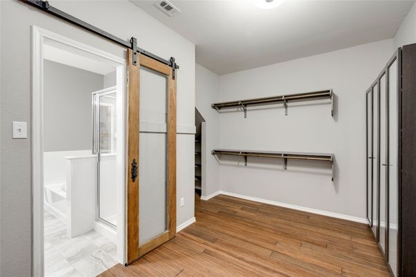 Interior, Walk-in Closets, Wood Texture Flooring
