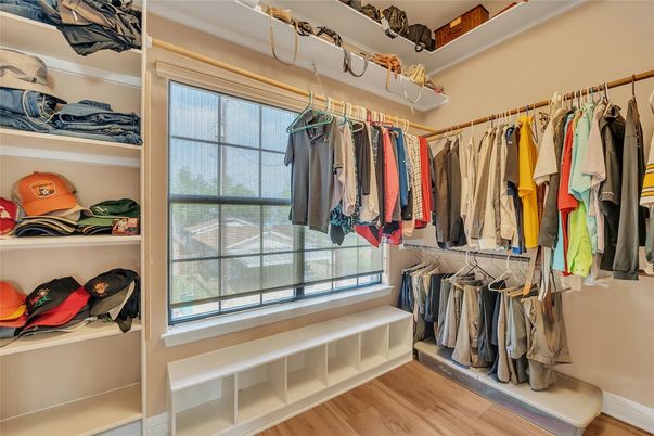 Interior, Walk-in Closets, Wood Texture Flooring