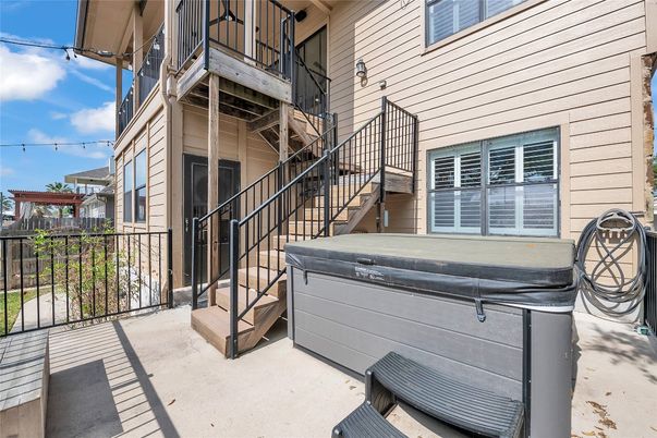 Exterior, Hot Tub
