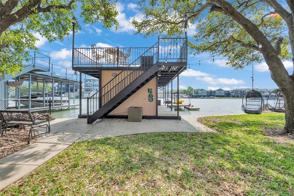 Backyard, Exterior, Lake