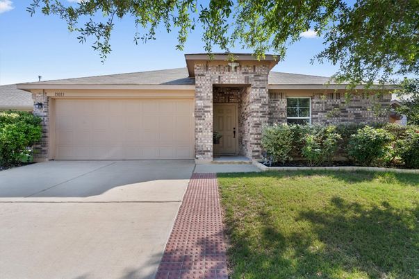 Attached, Exterior, Facade, Ranch