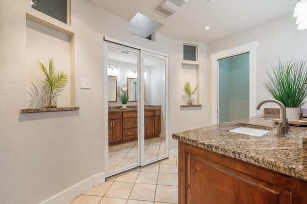 Bathroom, Dual Sink Vanities, Interior, Recessed Lighting