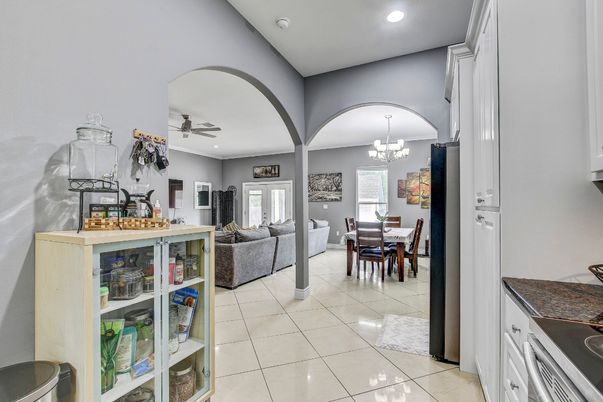 Chandelier, Dining room, Interior, Living room, Recessed Lighting