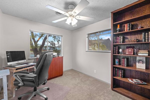 Home Office, Interior