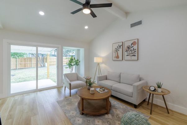 Interior, Living room, Recessed Lighting, Wood Texture Flooring