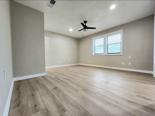 Empty room, Interior, Recessed Lighting, Wood Texture Flooring
