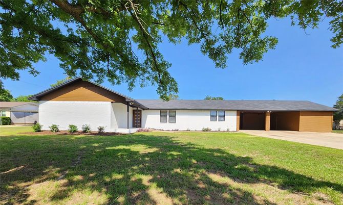 Attached, Backyard, Exterior, Facade, Ranch